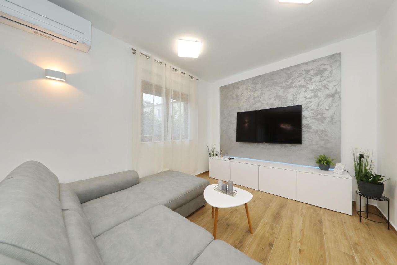 Apartment And Room Mare Zadar Ngoại thất bức ảnh