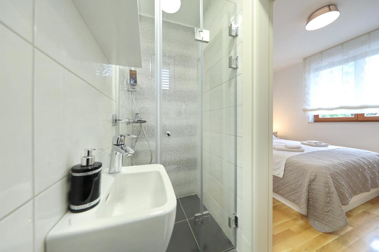 Apartment And Room Mare Zadar Ngoại thất bức ảnh