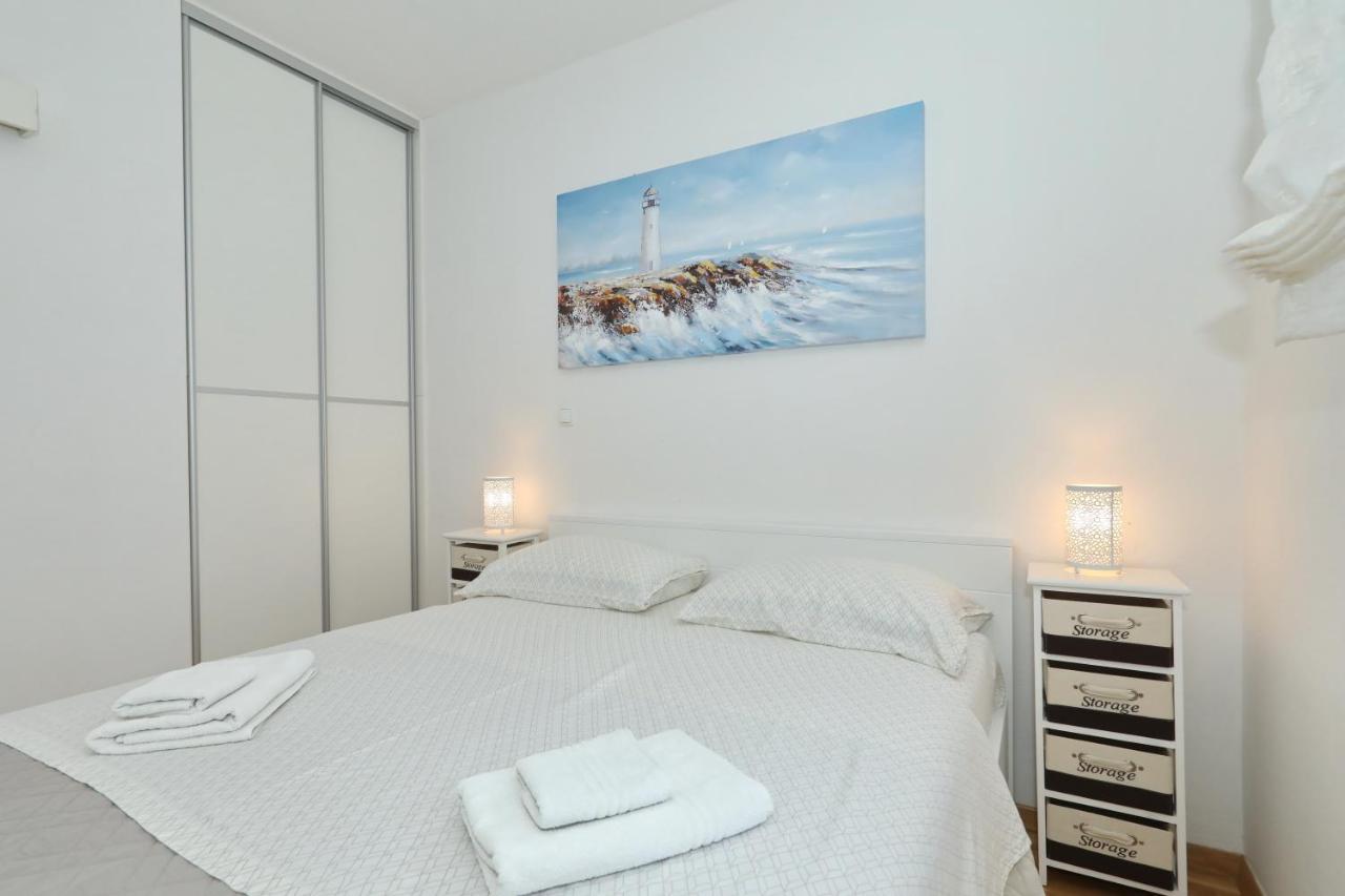 Apartment And Room Mare Zadar Ngoại thất bức ảnh
